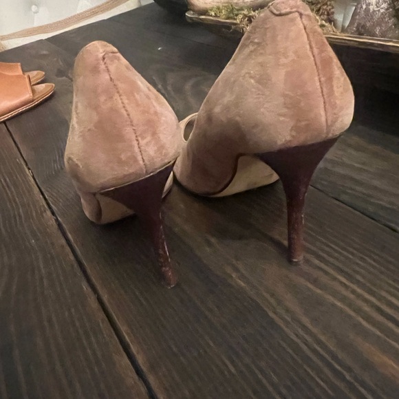 Size 8 1/2 suede and beautiful. White House Black Market. Great condition - Picture 3 of 5